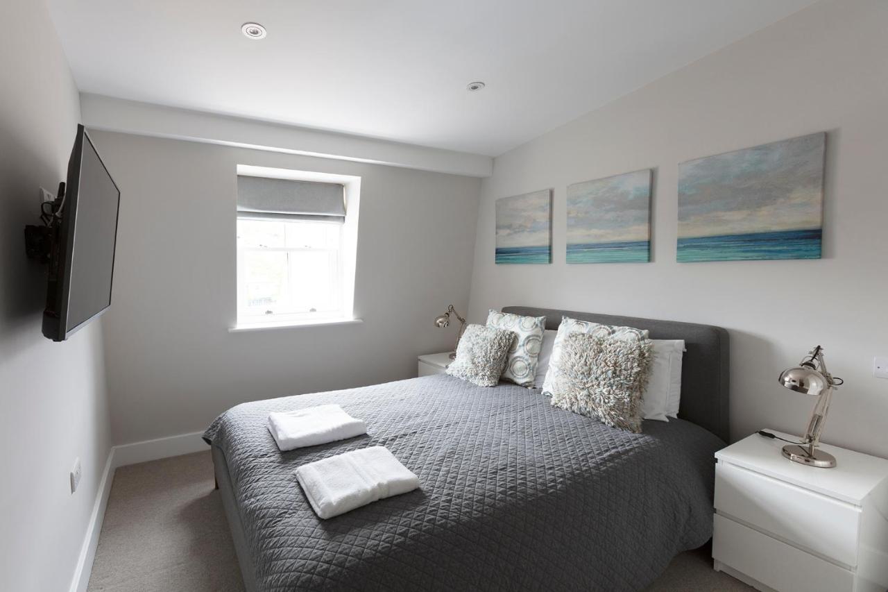 Immaculate Central Windsor Town House With Parking מראה חיצוני תמונה